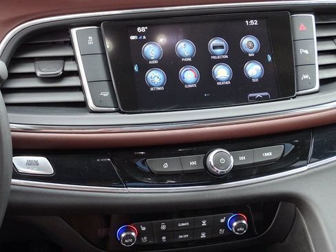 Used 2018 Buick Enclave Avenir w/ Avenir Technology Package image 24