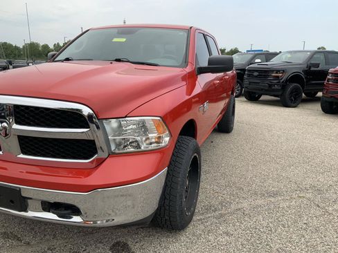 Used 2019 RAM 1500 Classic SLT AWD/4WD image 11