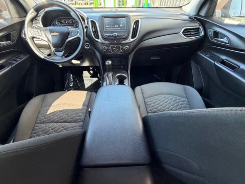 Used 2018 Chevrolet Equinox LT FWD image 12