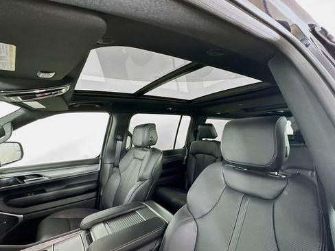 New 2025 Jeep Wagoneer L Series II image 26