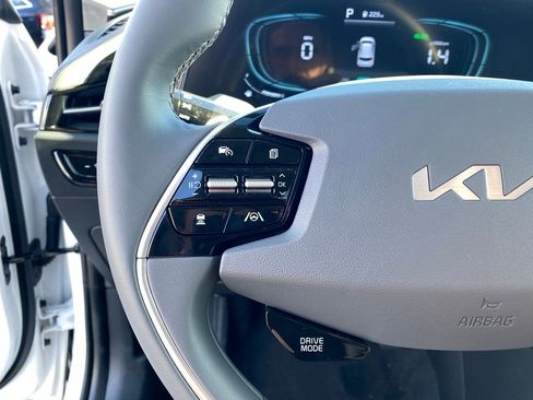 New 2026 Kia Niro EX image 13