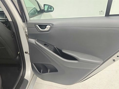Used 2018 Hyundai Ioniq Blue image 32