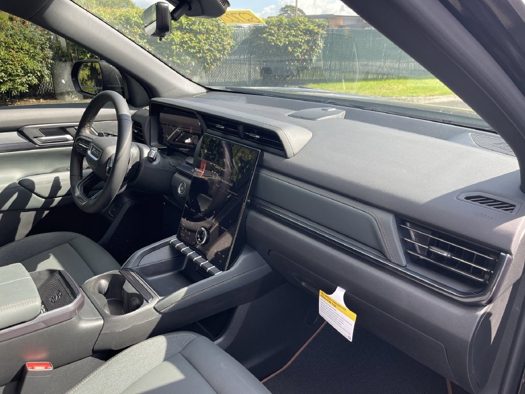 New 2027 GMC Terrain AT4 w/ Technology Package II AWD/4WD image 28