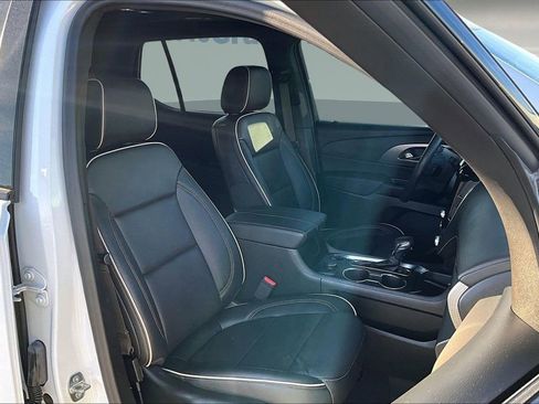 Certified 2023 Chevrolet Traverse Premier w/ Redline Edition image 31
