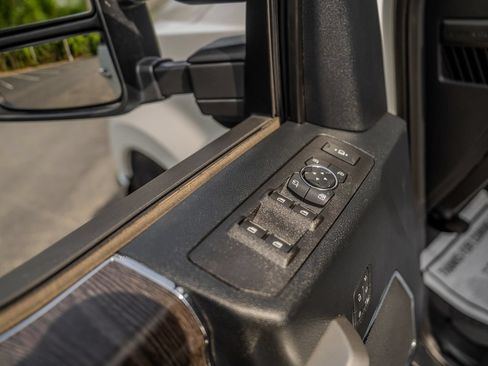 Used 2021 Ford F350 Lariat w/ Lariat Ultimate Package AWD/4WD image 17