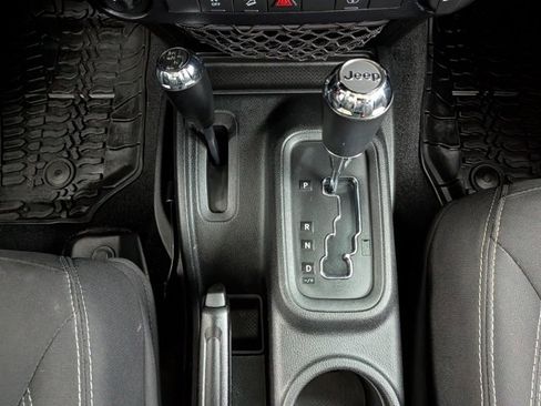 Used 2015 Jeep Wrangler Unlimited Sahara w/ Dual Top Group image 27