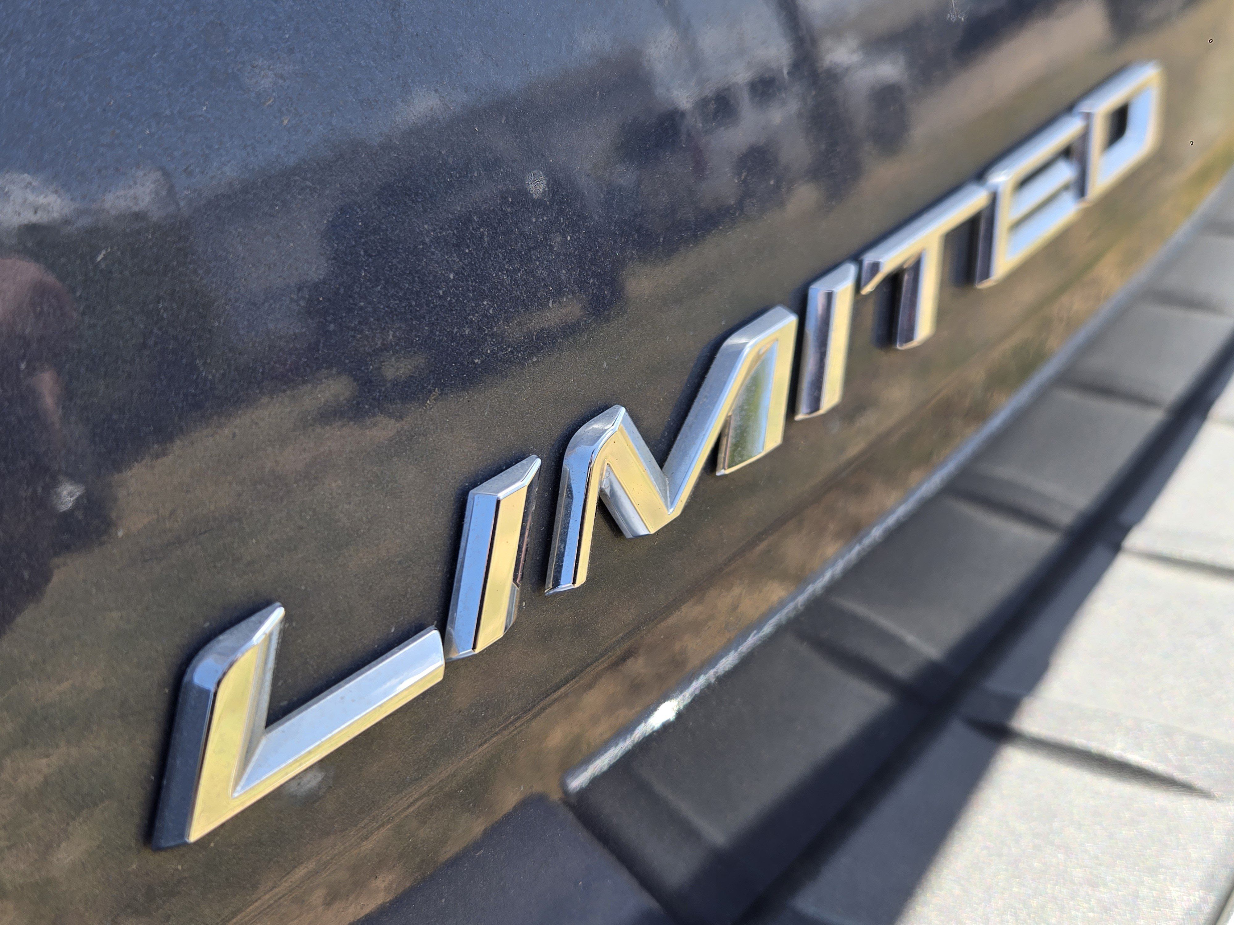Used 2021 Ford Explorer Limited w/ Equipment Group 301A RWD image 10