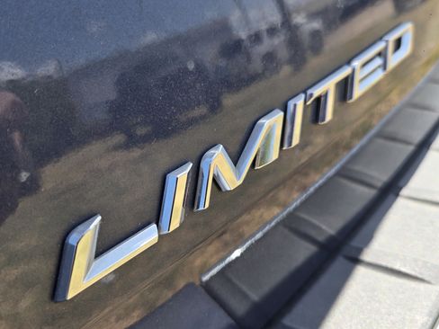 Used 2021 Ford Explorer Limited w/ Equipment Group 301A RWD image 10
