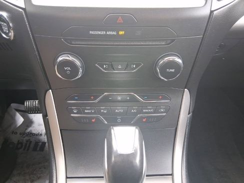 Used 2016 Ford Edge SEL w/ Equipment Group 201A image 28