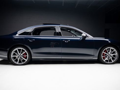 Used 2024 Audi S8 image 35