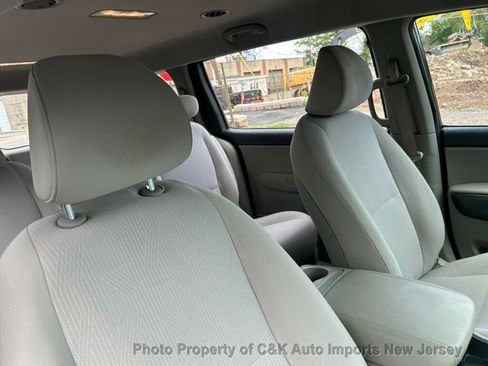 Used 2019 Kia Sedona L FWD image 32