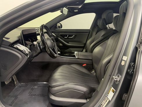 Used 2023 Mercedes-Benz S 580 4MATIC Sedan w/ AMG Line image 8