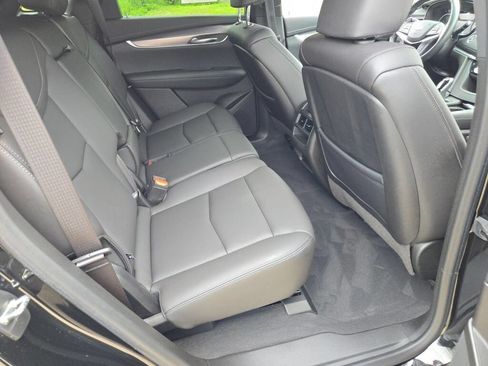 Used 2023 Cadillac XT5 Luxury w/ LPO, Floor Liner Package AWD/4WD image 9