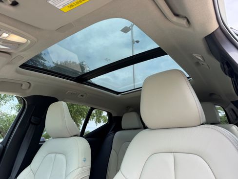 Certified 2023 Volvo XC40 B4 Plus w/ Protection Package Premier FWD image 23