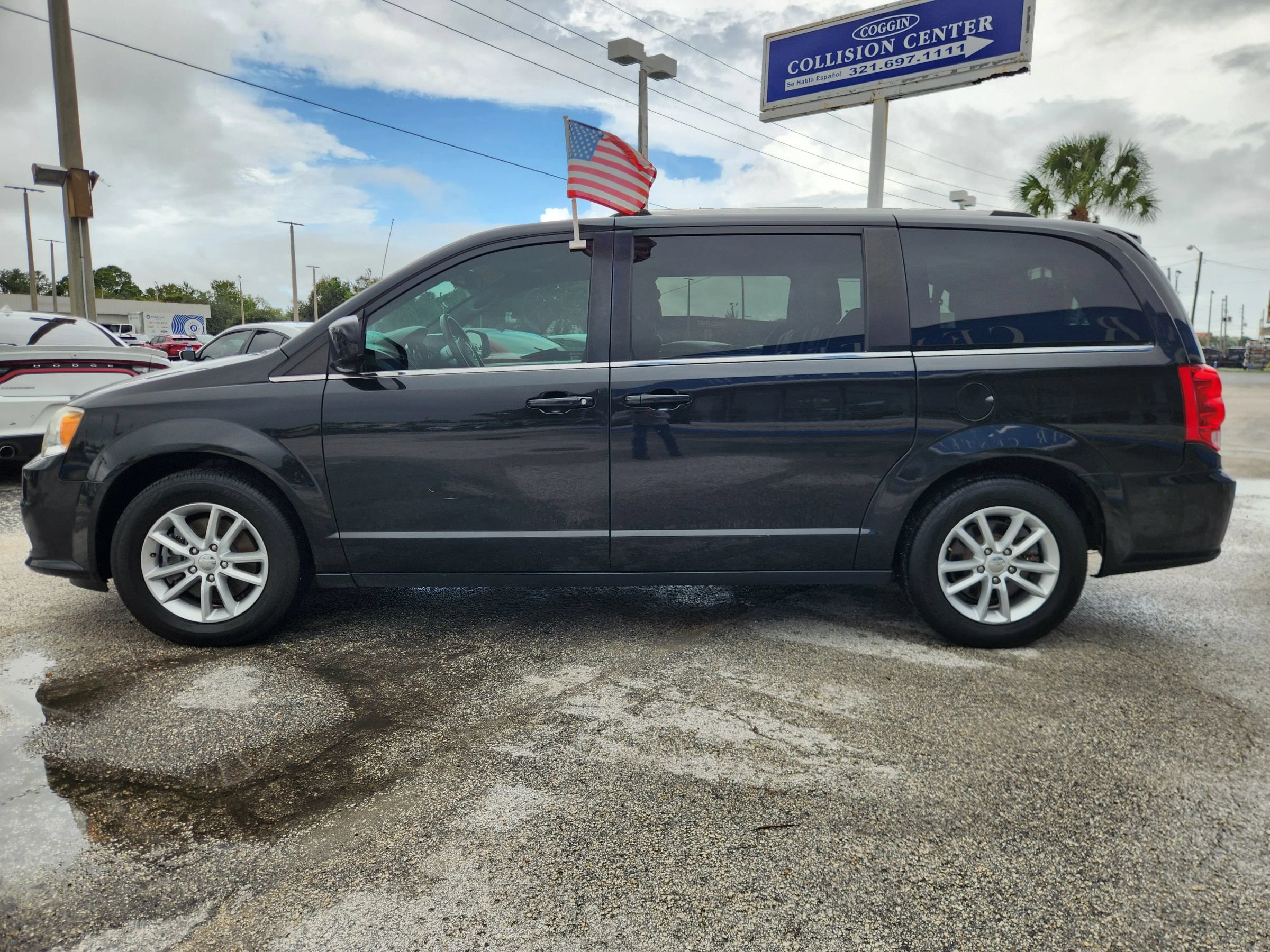 Used 2019 Dodge Grand Caravan SXT FWD image 5