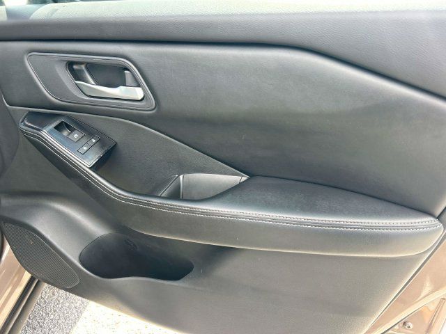 Certified 2025 Nissan Rogue SV AWD/4WD image 23