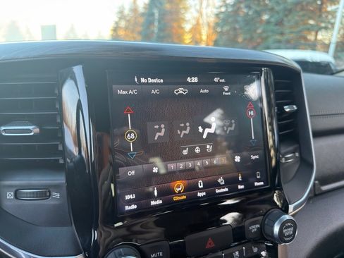 Used 2019 RAM 1500 Laramie image 26