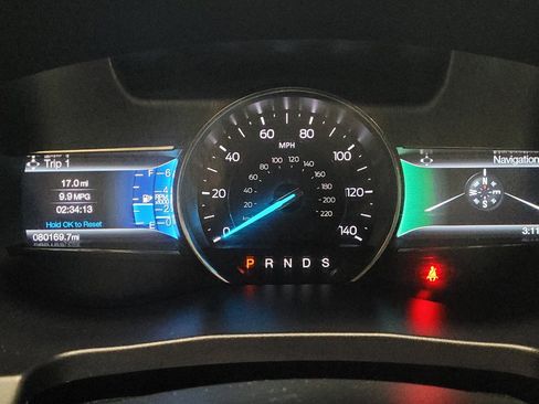 Used 2017 Ford Explorer XLT w/ Equipment Group 202A AWD/4WD image 23