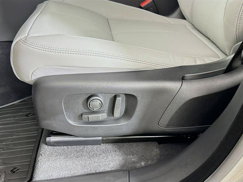 Used 2026 Land Rover Range Rover Velar Dynamic SE AWD/4WD image 23