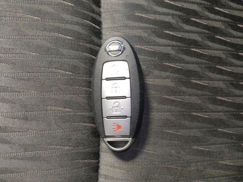 Used 2020 Nissan Rogue SV FWD image 32