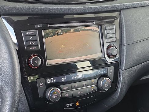 Used 2019 Nissan Rogue SV FWD image 14