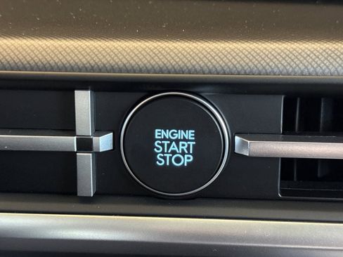 New 2026 Hyundai Santa Fe SE image 23