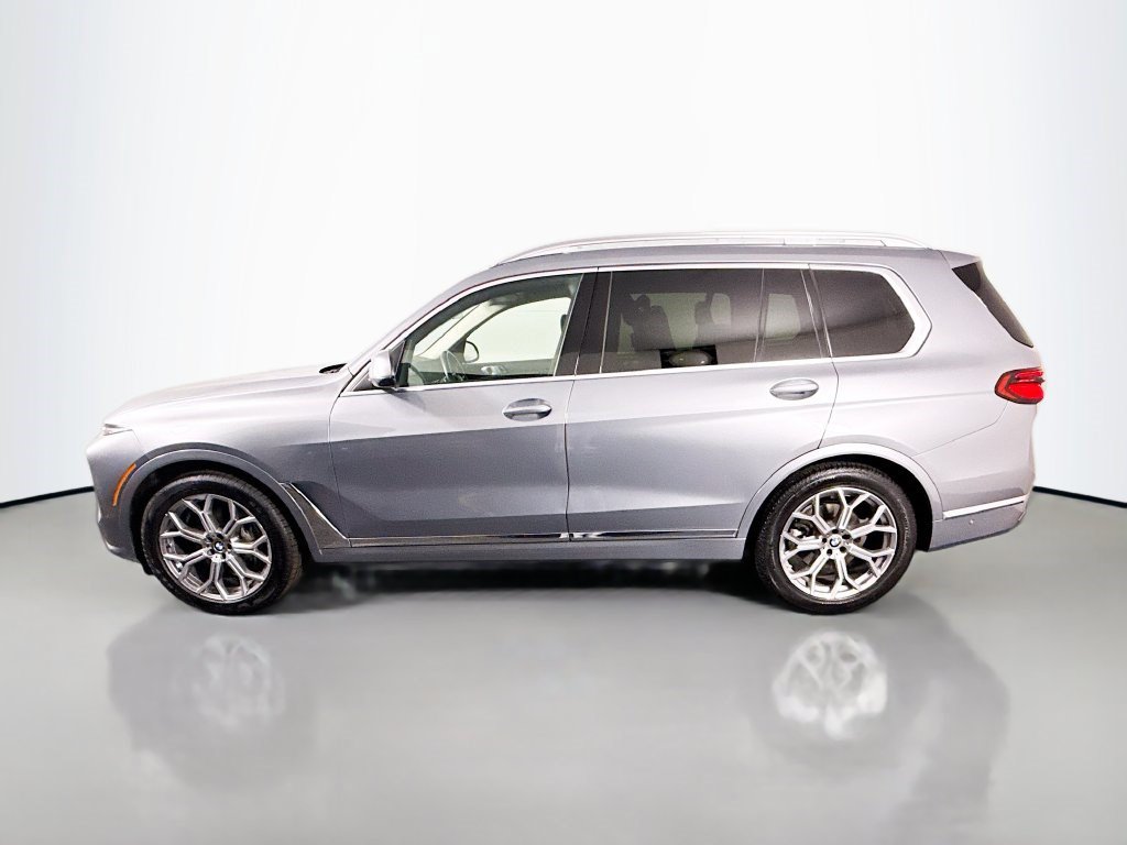 Used 2025 BMW X7 xDrive40i AWD/4WD image 6