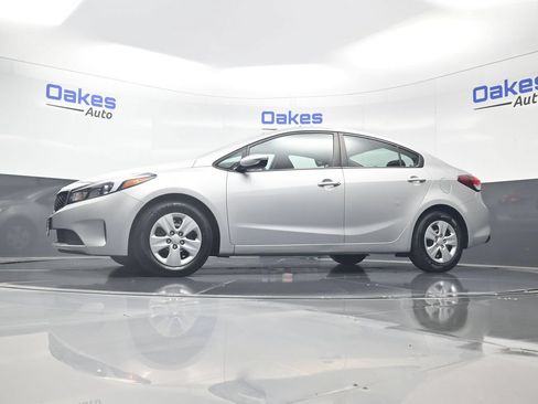 Used 2017 Kia Forte LX FWD image 36
