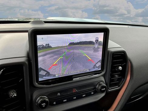 Used 2021 Ford Bronco Sport Outer Banks AWD/4WD image 16