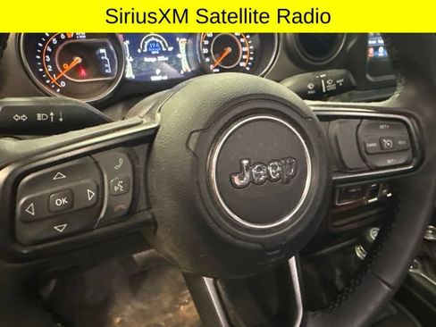 Used 2023 Jeep Gladiator Sport AWD/4WD image 11