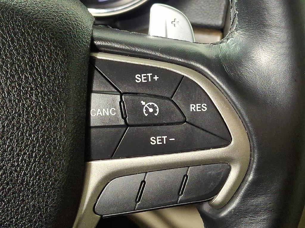 Used 2016 Jeep Grand Cherokee Laredo w/ Quick Order Package 23E AWD/4WD image 21