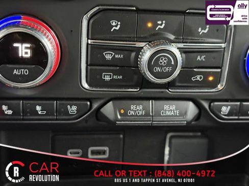 Used 2024 GMC Yukon XL SLT image 29