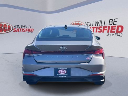 Used 2023 Hyundai Elantra SEL w/ Convenience Package image 7