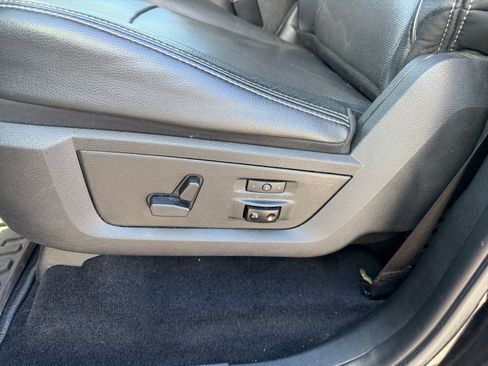 Used 2017 RAM 1500 Laramie w/ Convenience Group AWD/4WD image 13