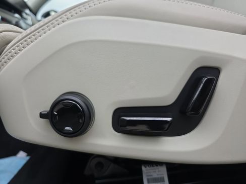 New 2026 Volvo XC60 T8 Ultra w/ Protection Package Premier image 39