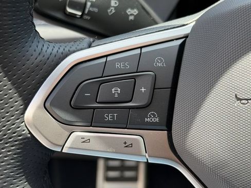 Certified 2026 Volkswagen Tiguan SE R-Line FWD image 25