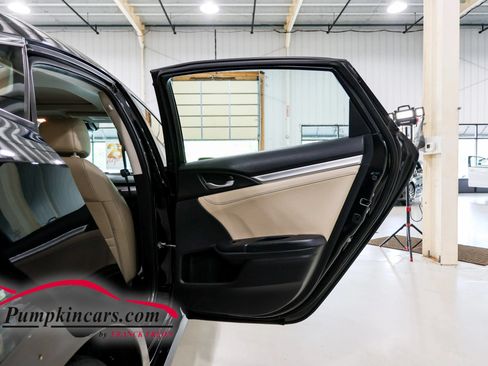Used 2017 Honda Civic Touring image 24