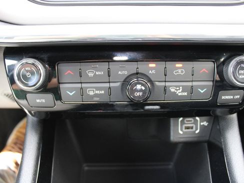 Used 2023 Jeep Compass Limited AWD/4WD image 21