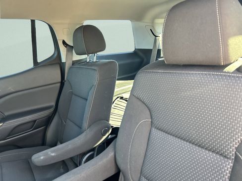 Used 2023 GMC Acadia SLE w/ Driver Convenience Package image 50