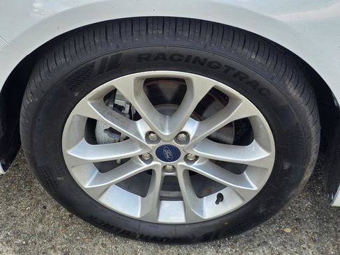 Used 2020 Ford Fusion SE FWD image 35