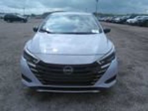 Used 2024 Nissan Versa SR FWD image 5