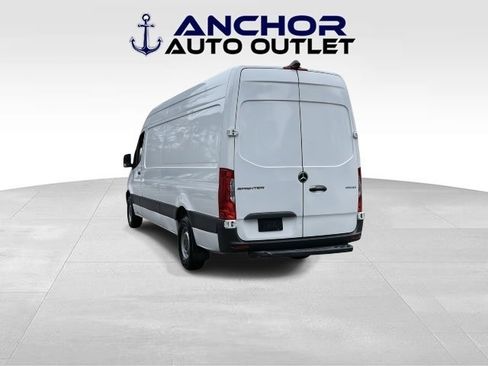 Used 2021 Mercedes-Benz Sprinter 2500 w/ Driver Convenience Package image 6