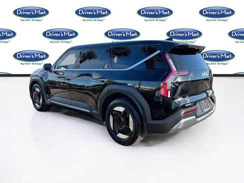 Used 2024 Kia EV9 Light Long Range RWD image 5