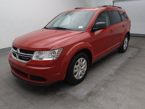 Used 2019 Dodge Journey SE image 2