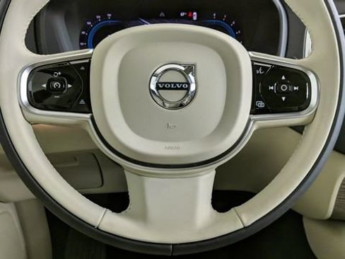Used 2023 Volvo XC90 B5 Plus w/ Protection Package Premier AWD/4WD image 32