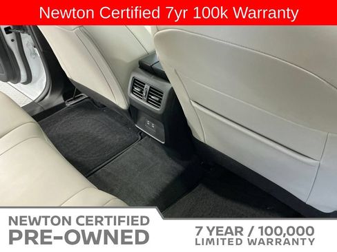 Used 2024 Nissan Rogue SV w/ SV Premium Package FWD image 15