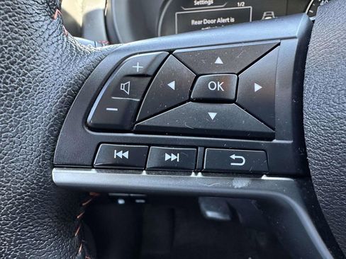 Used 2023 Nissan Kicks SR w/ SR Premium Package FWD image 16