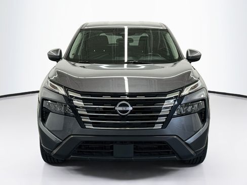 Used 2025 Nissan Rogue SV FWD image 2
