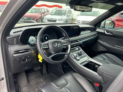 Used 2024 Hyundai Palisade Calligraphy image 2