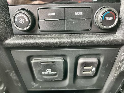 Used 2023 Chevrolet Traverse RS AWD/4WD image 22